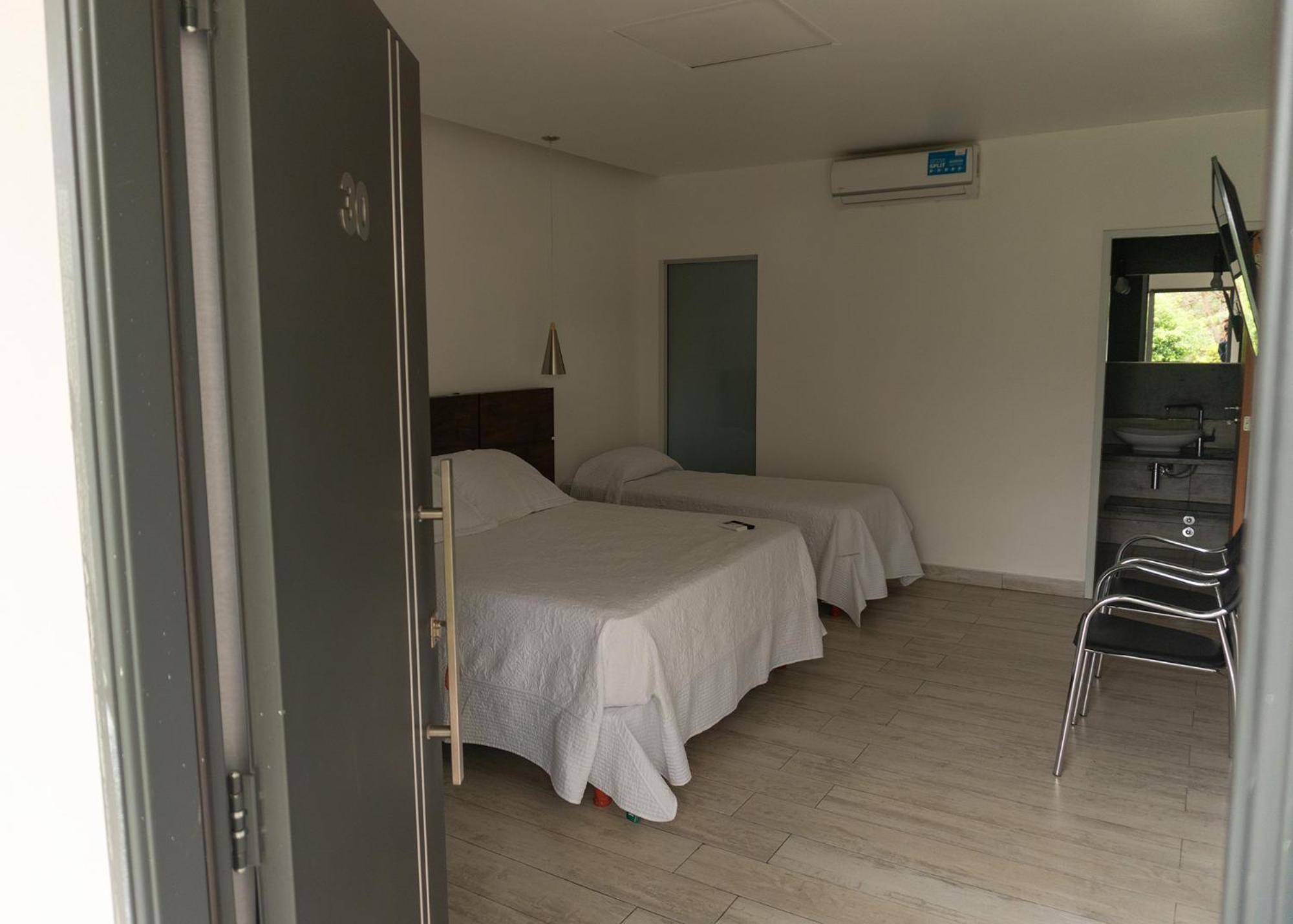 Hotel Oaky Posadas Bagian luar foto
